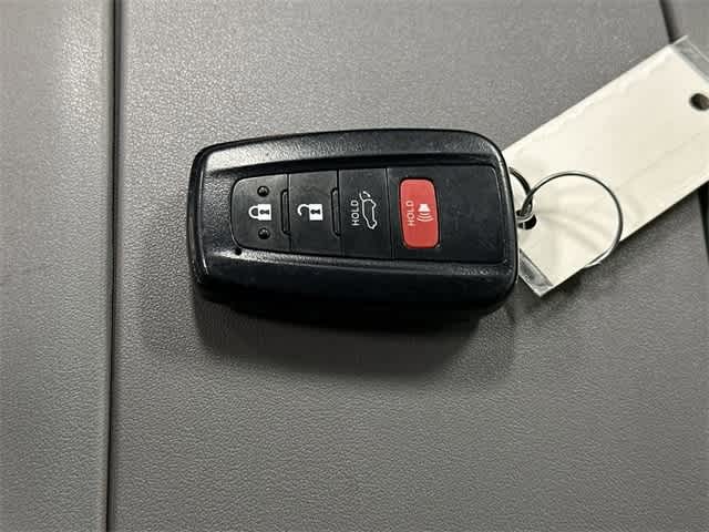 Thumbnail: 2023 Toyota Highlander - 30