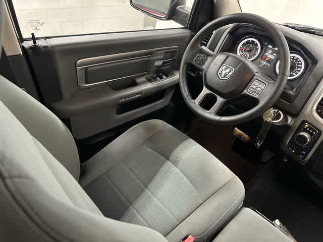 Thumbnail: 2020 RAM 1500 Classic - 12