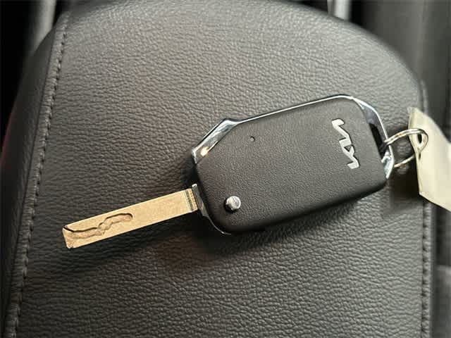 Thumbnail: 2024 Kia Soul - 32