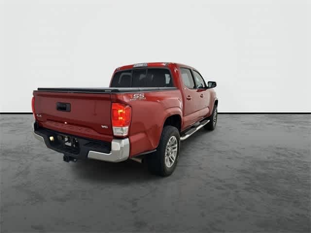 Thumbnail: 2016 Toyota Tacoma - 3