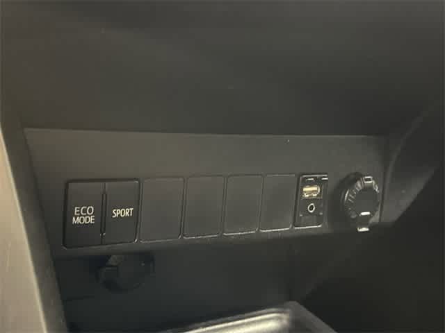 Thumbnail: 2015 Toyota RAV4 - 25