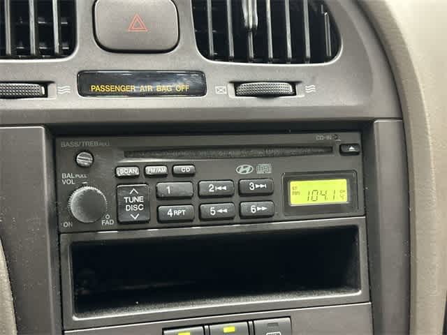 Thumbnail: 2005 Hyundai Elantra - 22