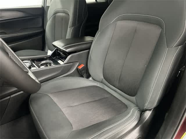 Thumbnail: 2023 Jeep Grand Cherokee - 10