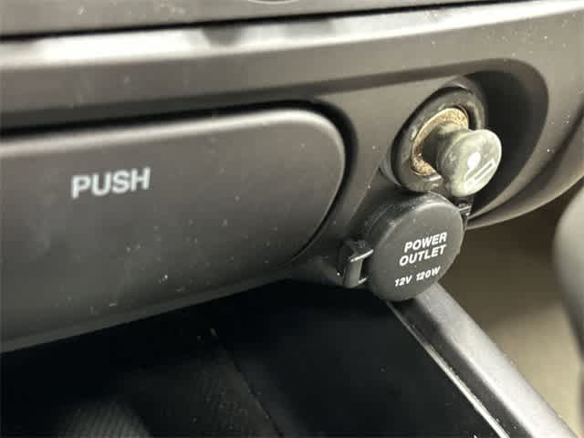 Thumbnail: 2005 Hyundai Elantra - 24