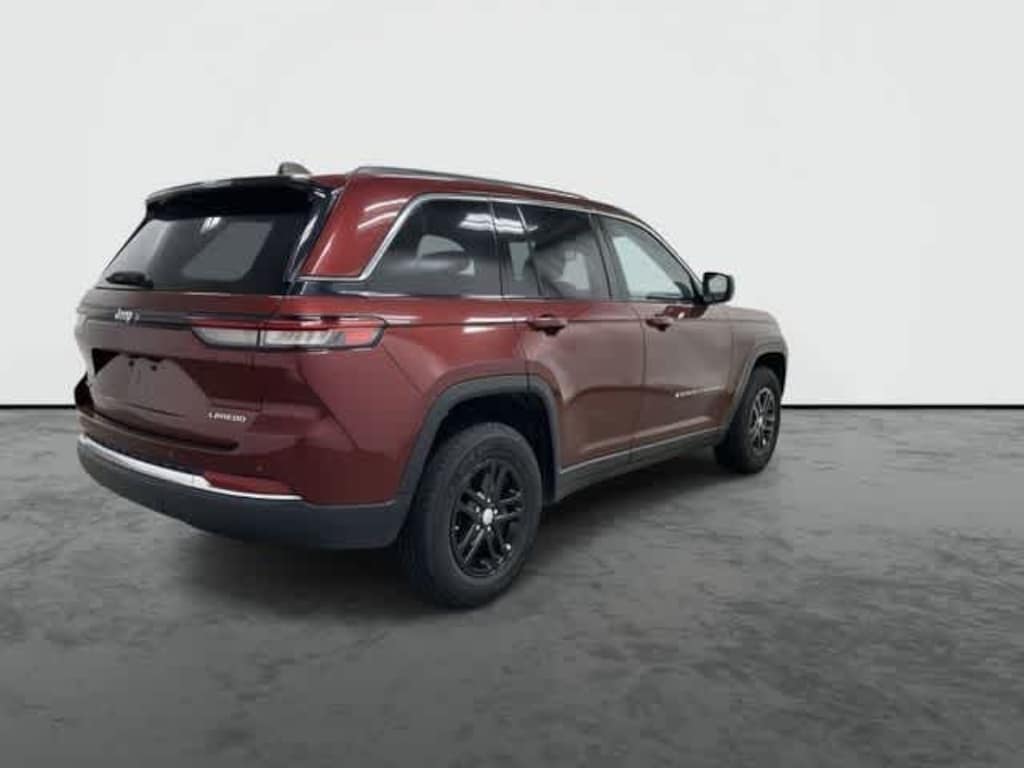 Used 2023 Jeep Grand Cherokee Laredo SUV
