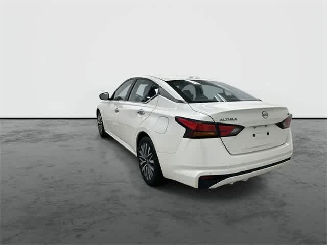 2023 Nissan Altima 2.5 SV photo 2