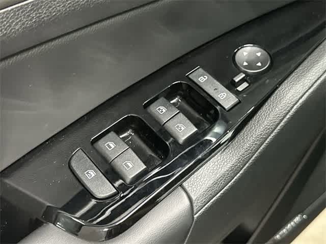 Thumbnail: 2024 Kia Sportage - 20