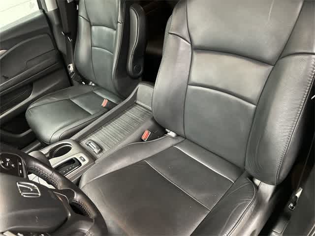 Thumbnail: 2019 Honda Pilot - 10