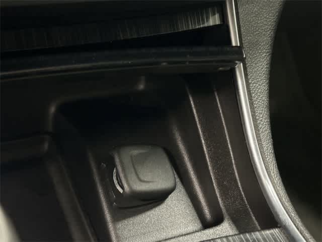 Thumbnail: 2016 Chevrolet Impala - 23