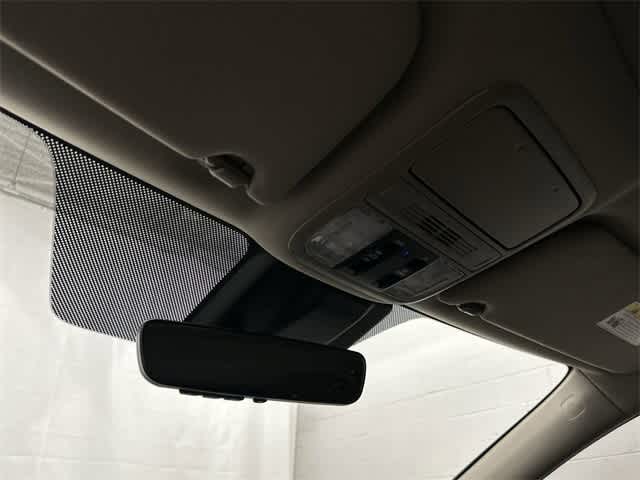 Thumbnail: 2018 Honda Odyssey - 21