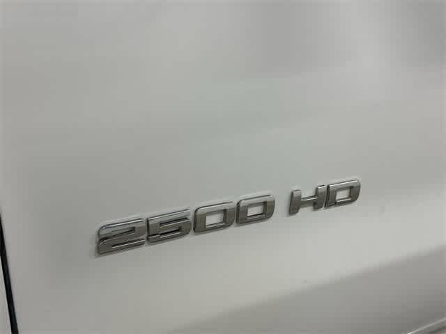 Thumbnail: 2019 Chevrolet Silverado 2500 - 30