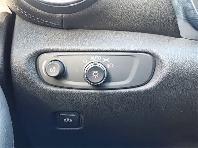 Thumbnail: 2021 Chevrolet Blazer - 21