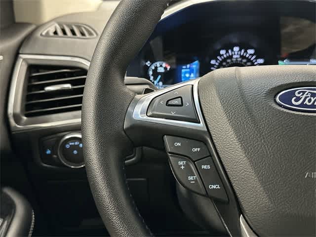 Thumbnail: 2018 Ford Edge - 17