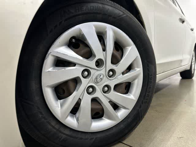 Thumbnail: 2017 Hyundai Elantra - 27