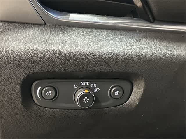 Thumbnail: 2019 Chevrolet Traverse - 19