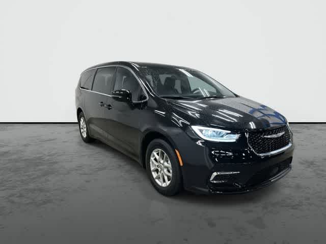 Thumbnail: 2025 Chrysler Pacifica - 6