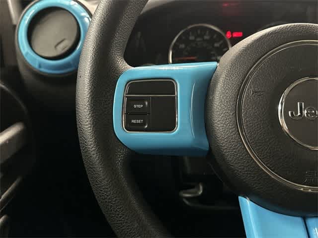 Thumbnail: 2015 Jeep Wrangler - 17