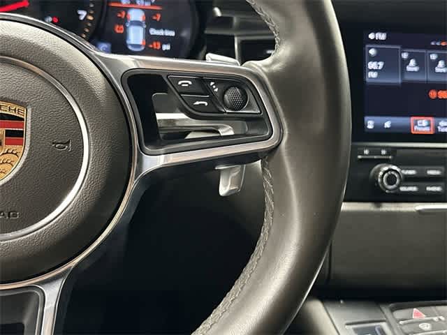 Thumbnail: 2018 Porsche Macan - 18