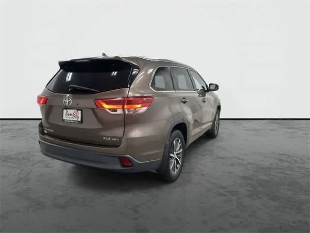 2017 Toyota Highlander XLE photo 3