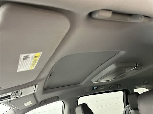 Thumbnail: 2018 Honda Odyssey - 28