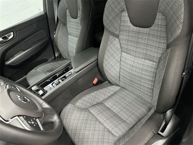 Thumbnail: 2024 Volvo XC60 - 10