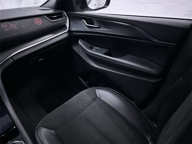 2023 Jeep Grand Cherokee Laredo 14