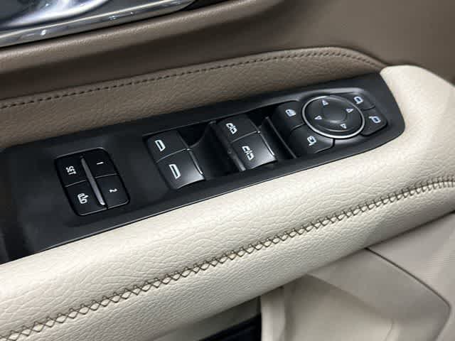 Thumbnail: 2021 GMC Yukon XL - 19