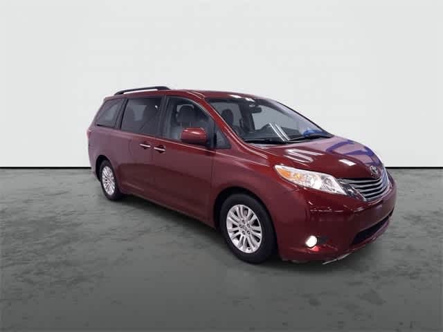 Thumbnail: 2015 Toyota Sienna - 5