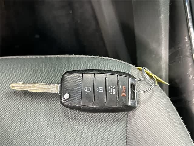 Thumbnail: 2018 Kia Forte - 32