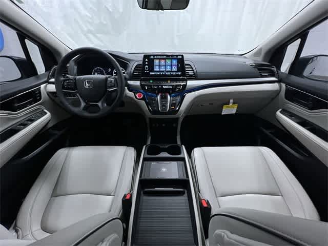 2025 Honda Odyssey Touring 13