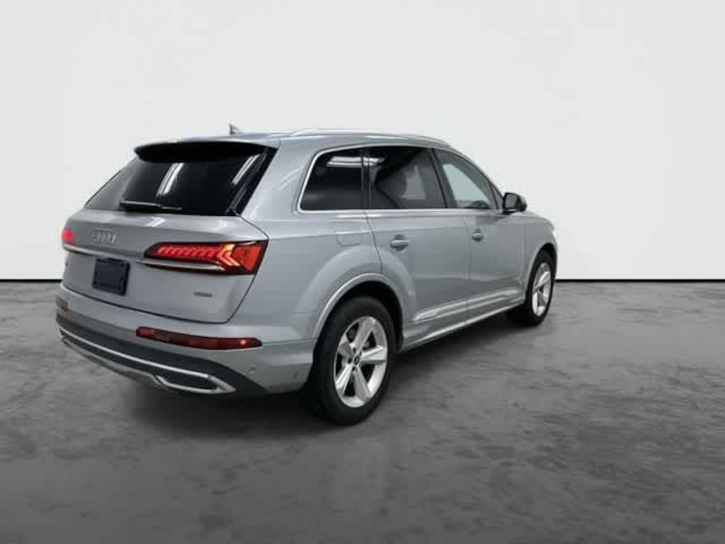 Used 2024 Audi Q7 45 Premium SUV