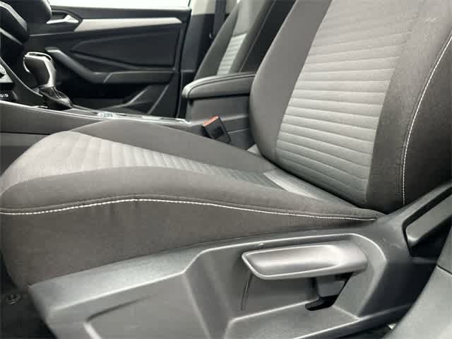 Thumbnail: 2024 Volkswagen Jetta - 26