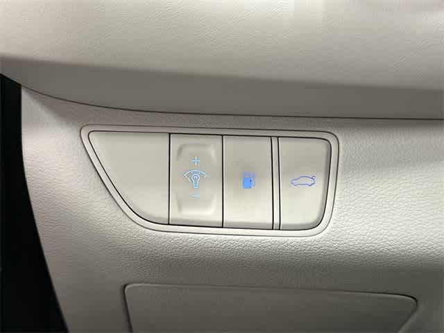 Thumbnail: 2024 Genesis G70 - 19