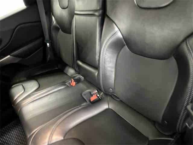 Thumbnail: 2019 Jeep Cherokee - 11