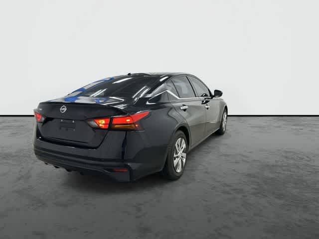Thumbnail: 2020 Nissan Altima - 3
