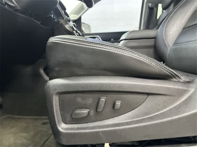 Thumbnail: 2016 GMC Yukon - 27