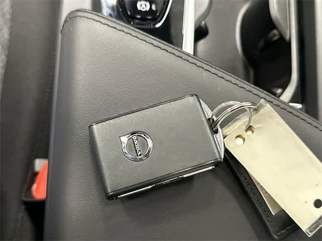 Thumbnail: 2024 Volvo XC60 - 33