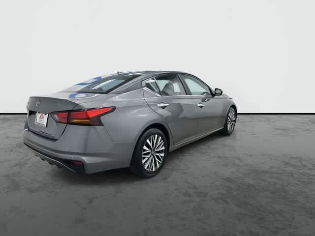 Thumbnail: 2025 Nissan Altima - 4