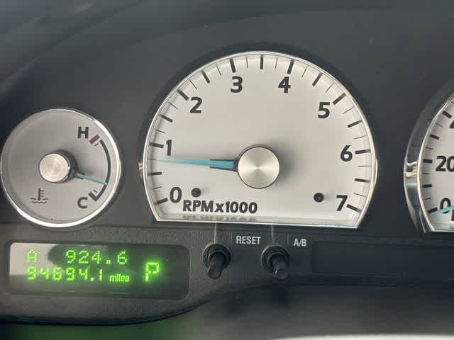 Thumbnail: 2005 Ford Thunderbird - 14