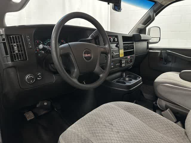 Thumbnail: 2018 GMC Savana - 12