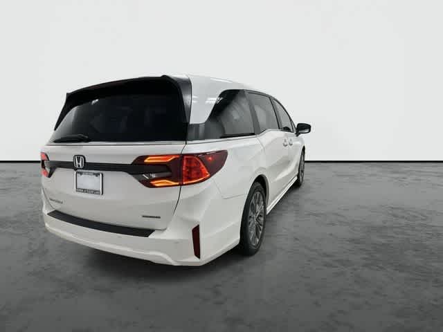 Thumbnail: 2026 Honda Odyssey - 3