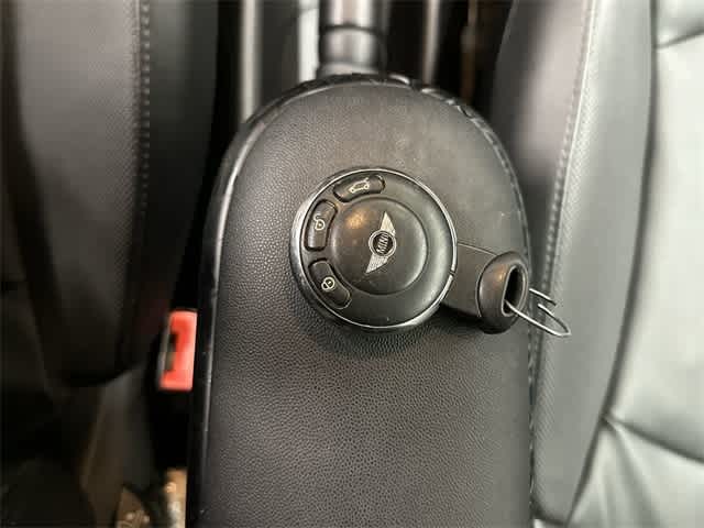 Thumbnail: 2015 MINI Cooper Convertible - 31