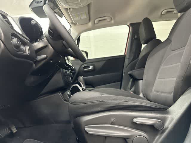 Thumbnail: 2019 Jeep Renegade - 25