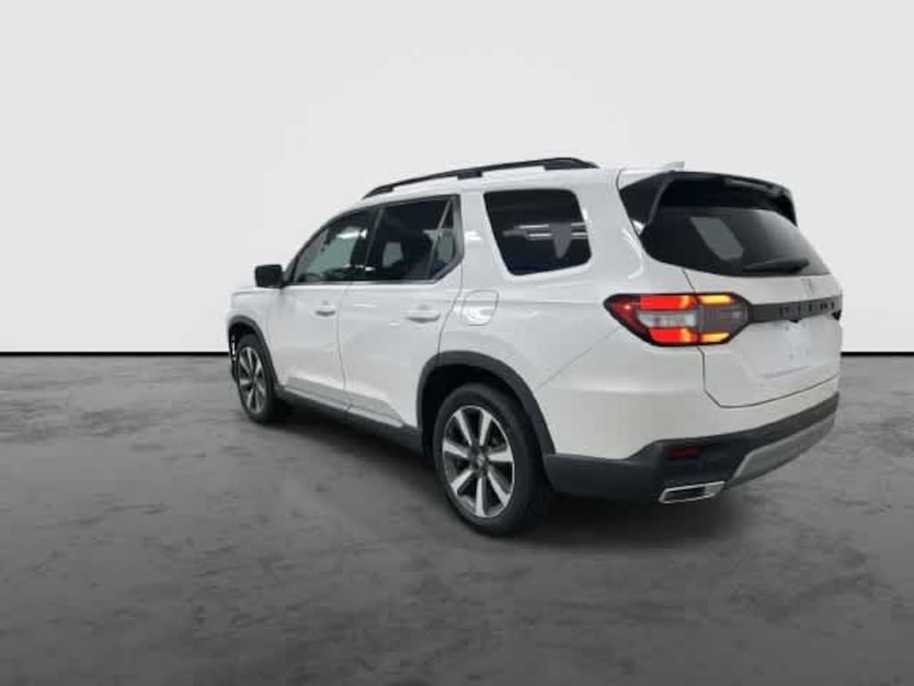 Certified 2025 Honda Pilot Touring SUV