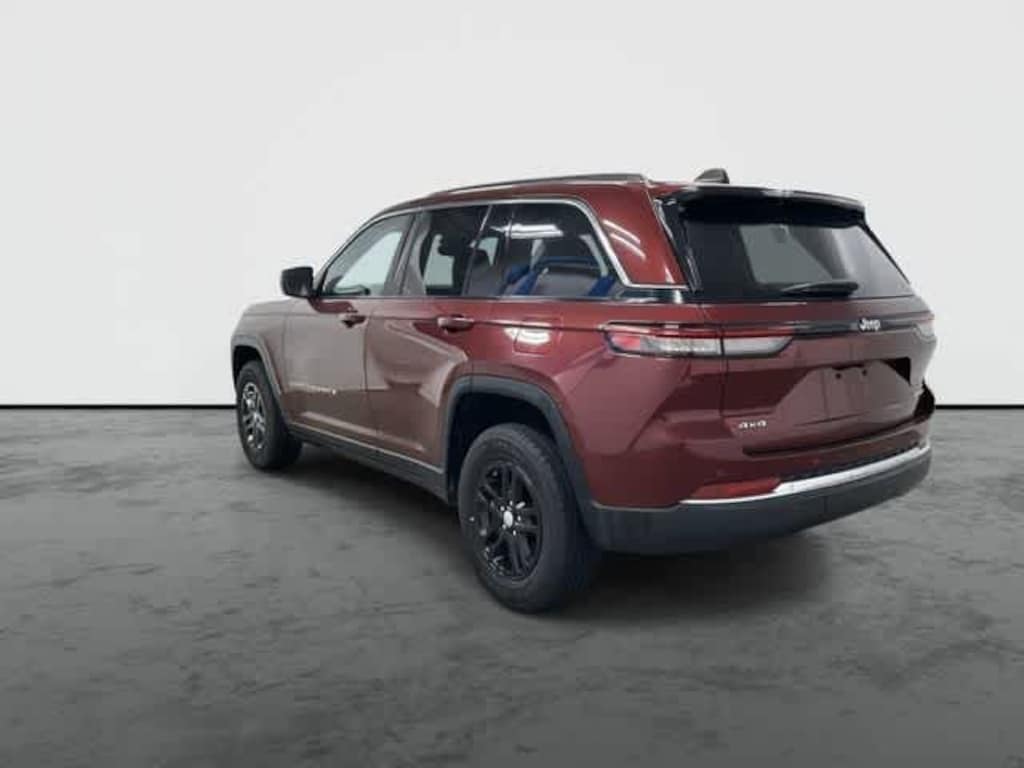Used 2023 Jeep Grand Cherokee Laredo SUV