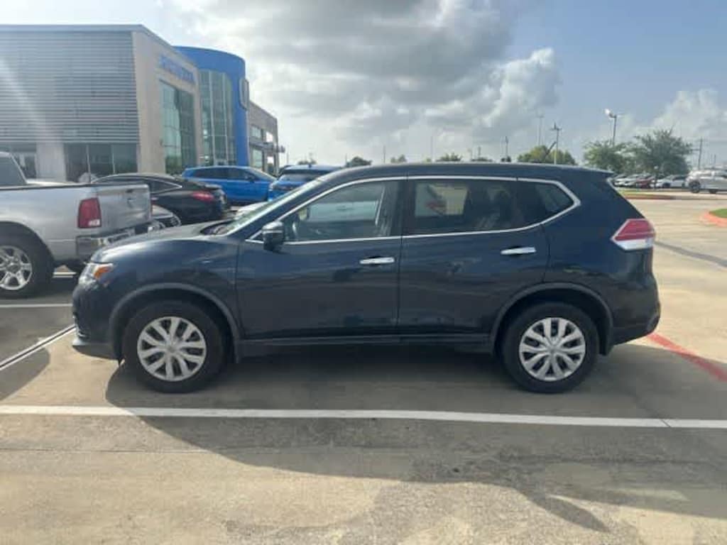 Used 2015 Nissan Rogue S SUV