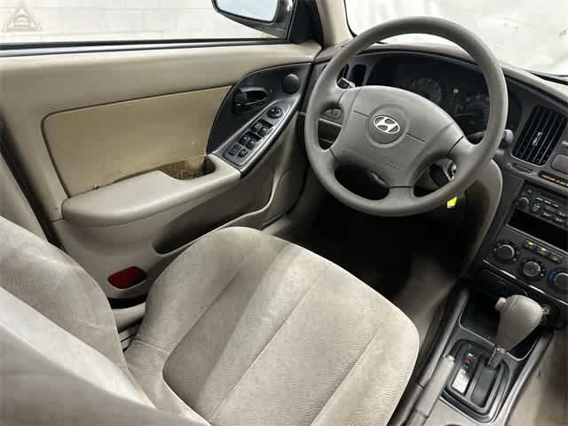 Thumbnail: 2005 Hyundai Elantra - 12