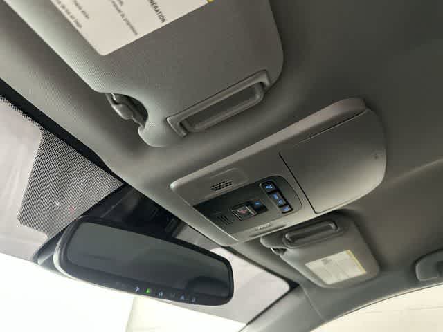 Thumbnail: 2021 Toyota Camry - 21