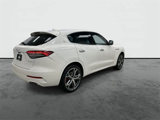 Thumbnail: 2023 Maserati Levante - 4