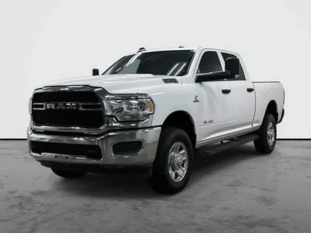 Camioneta Ram 2500 Tradesman de 2022 de segunda mano, con cabina doble